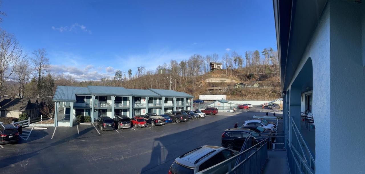 Country Town N' Suites Gatlinburg Dış mekan fotoğraf