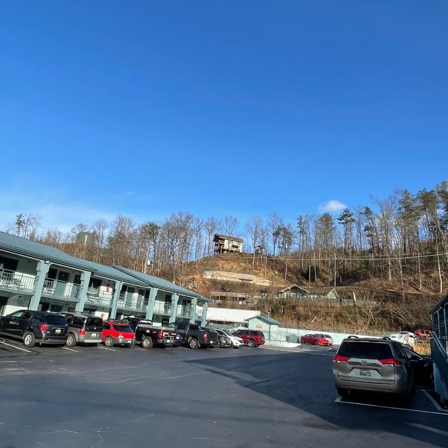 Country Town N' Suites Gatlinburg Dış mekan fotoğraf