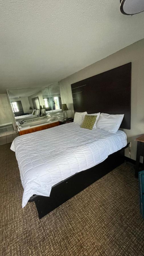 Country Town N' Suites Gatlinburg Dış mekan fotoğraf