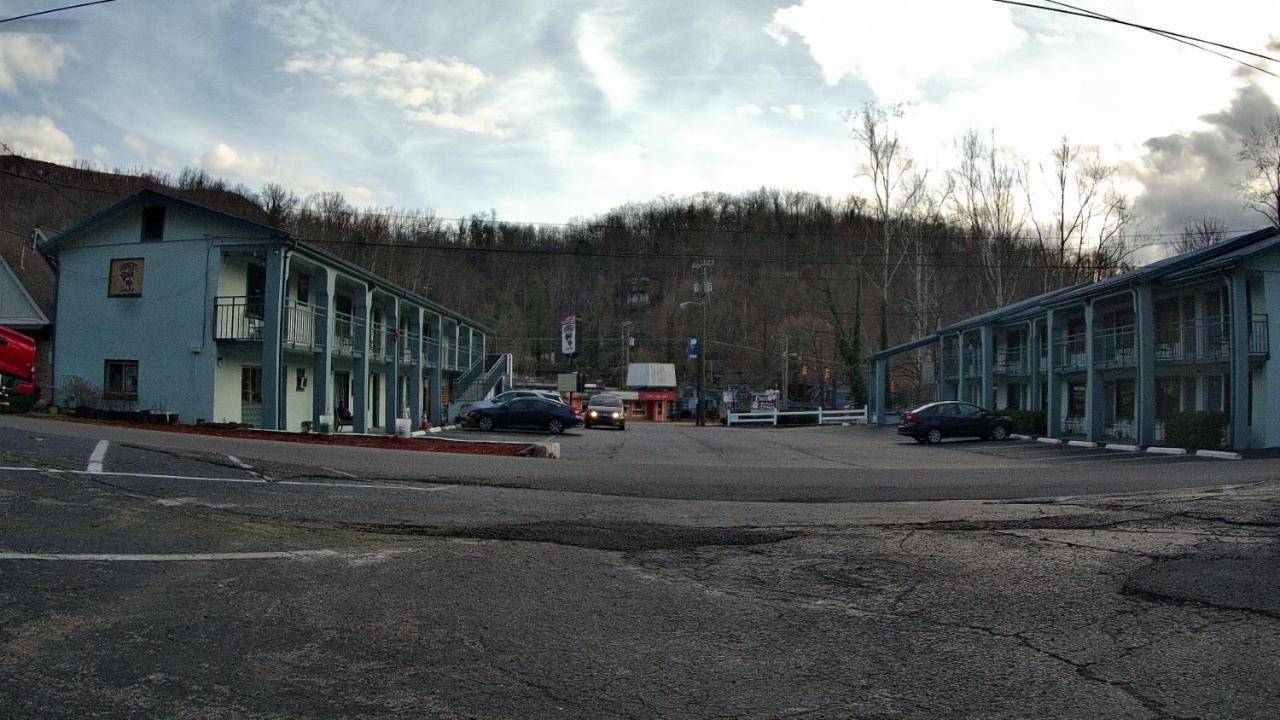 Country Town N' Suites Gatlinburg Dış mekan fotoğraf