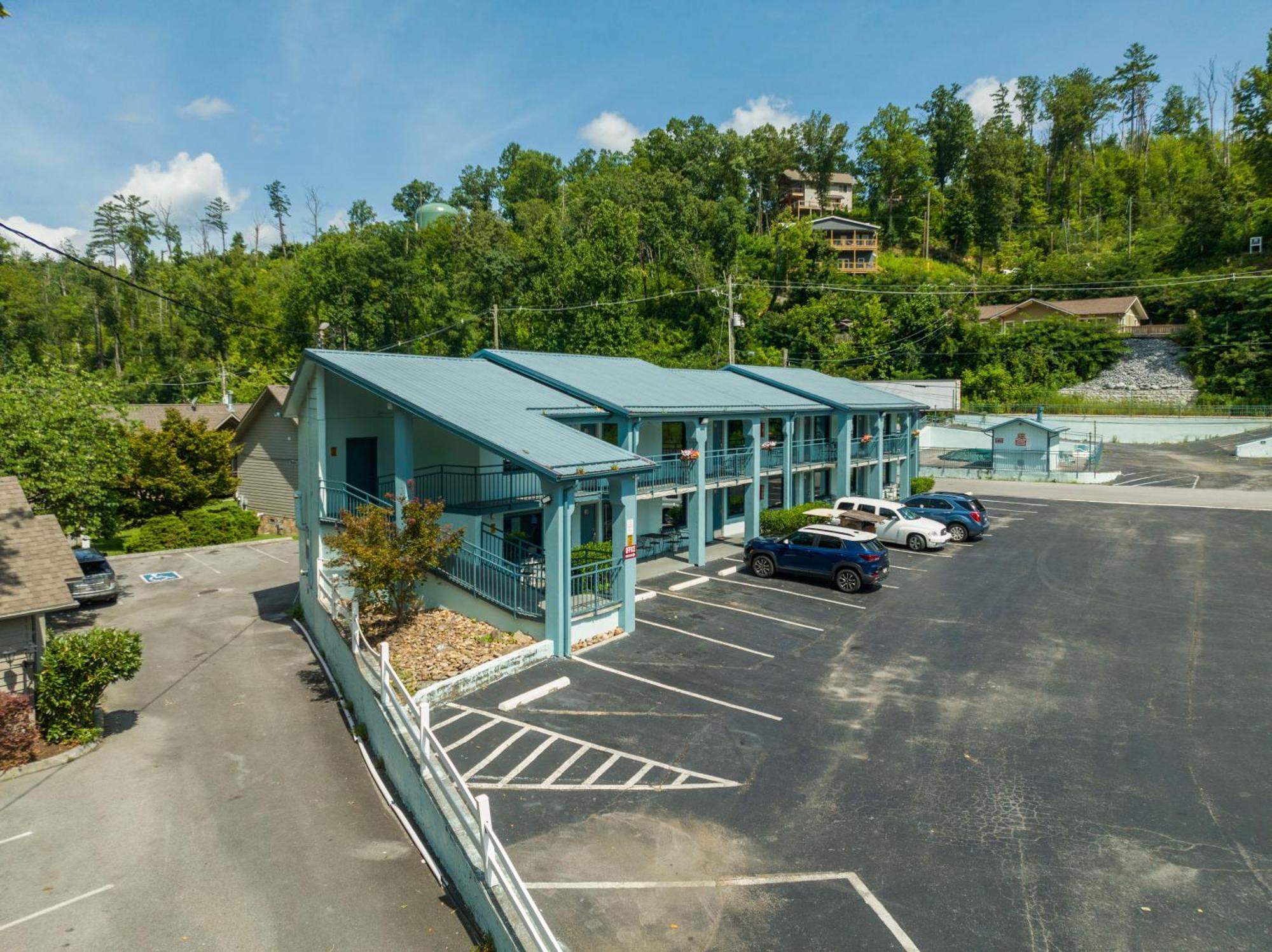 Country Town N' Suites Gatlinburg Dış mekan fotoğraf